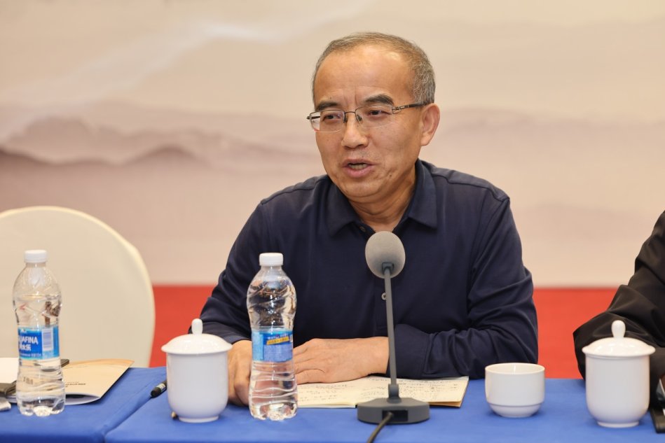 齐振海先生1924年出生于山东省寿光