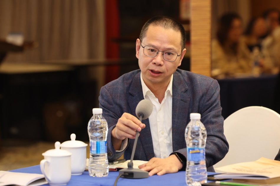 科研机构的专家学者近百人参加了会议